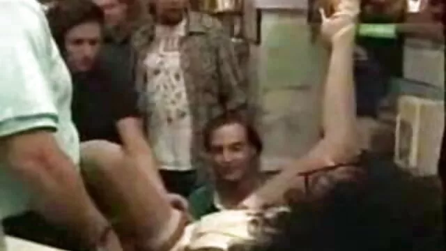 Коханий : Дві секс відео безкоштовно онлайн дівчини, які люблять смоктати член, роблять це втрьох Гарячі порнофільми
